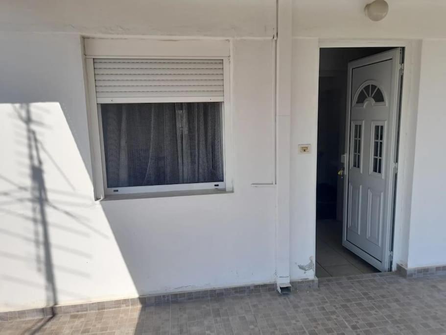 Απεριόριστη Θέα Lägenhet Larissa Exteriör bild
