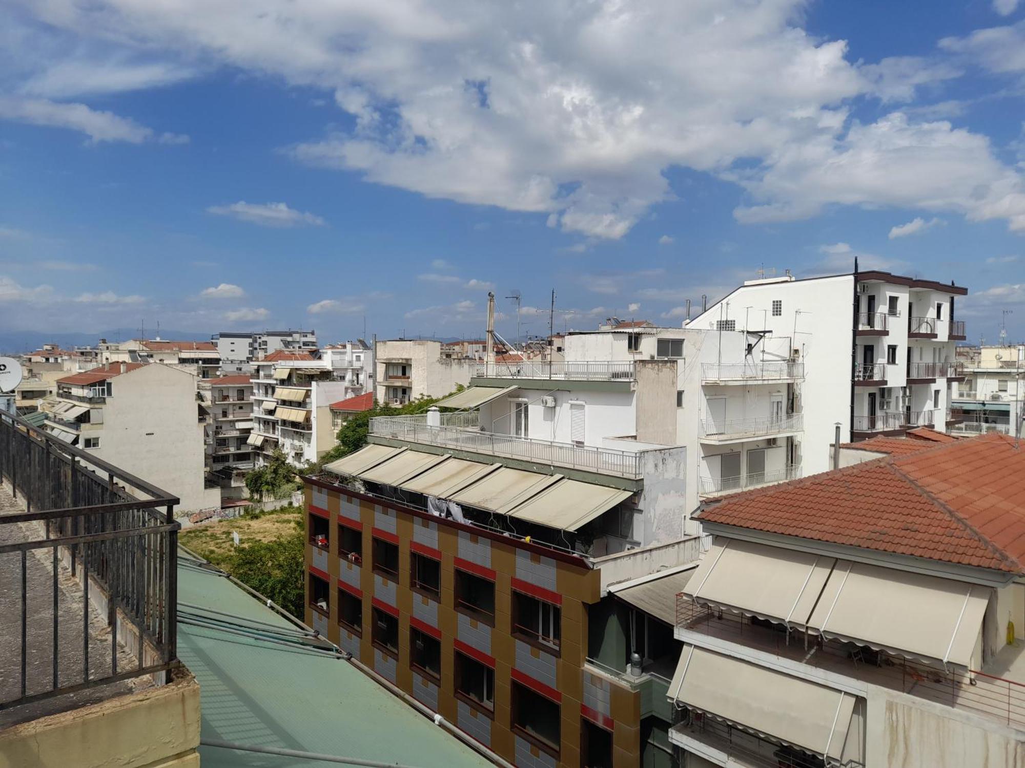 Απεριόριστη Θέα Lägenhet Larissa Exteriör bild